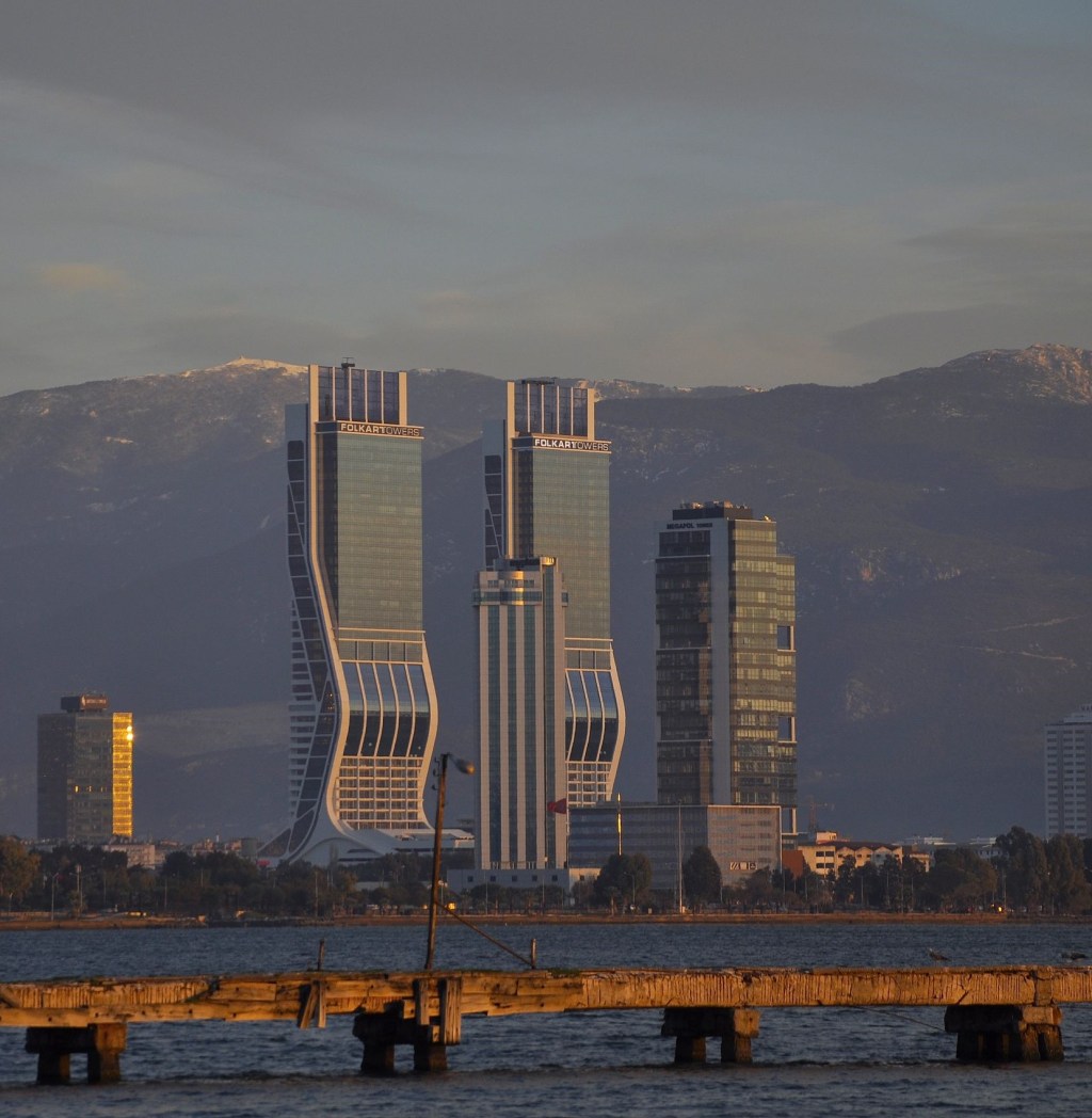 Neo-Feodalizmin İzmir’deki Sureti: Folkart ve Yeni Kent&nbsp;Düzeni